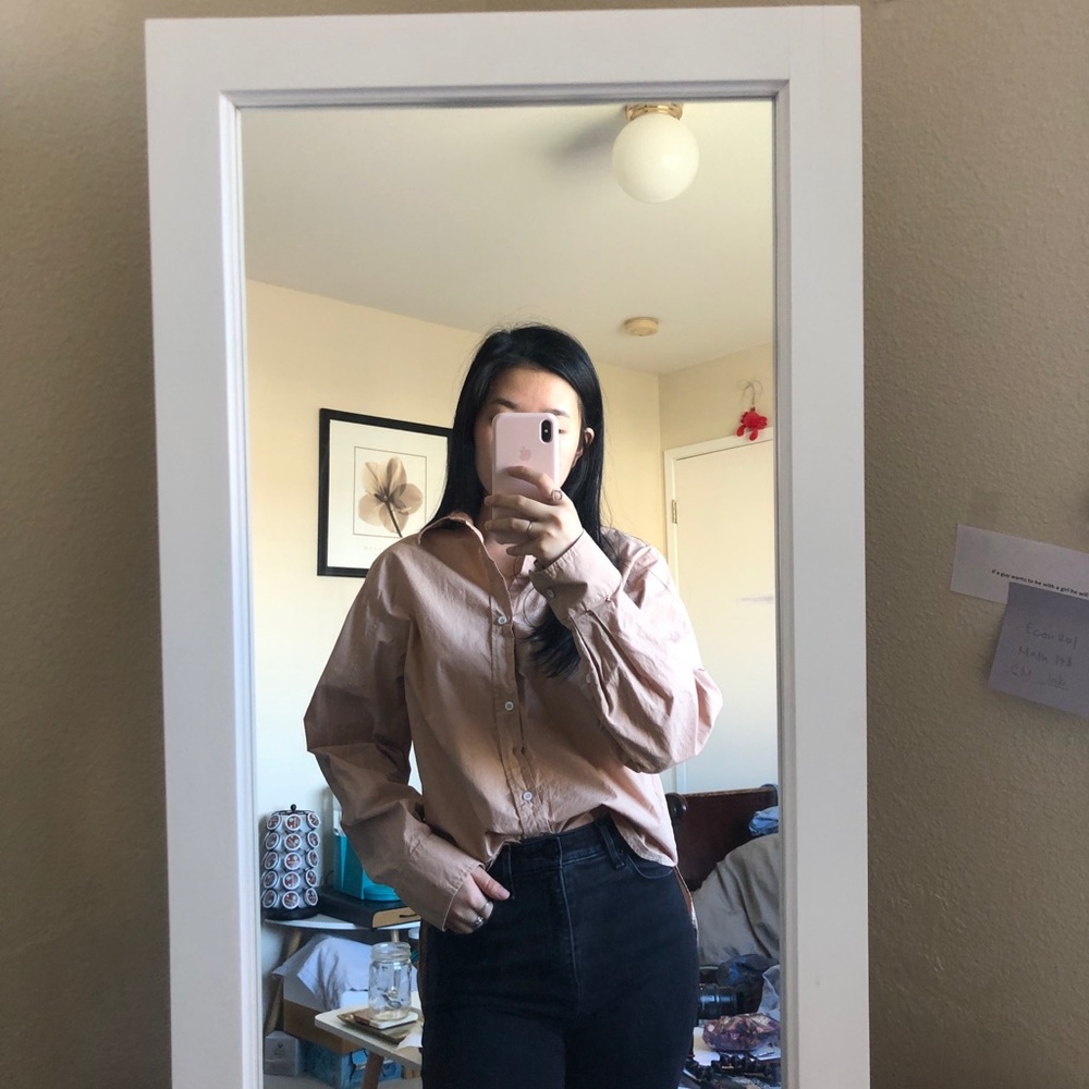 A shirt can wear it dress up and down